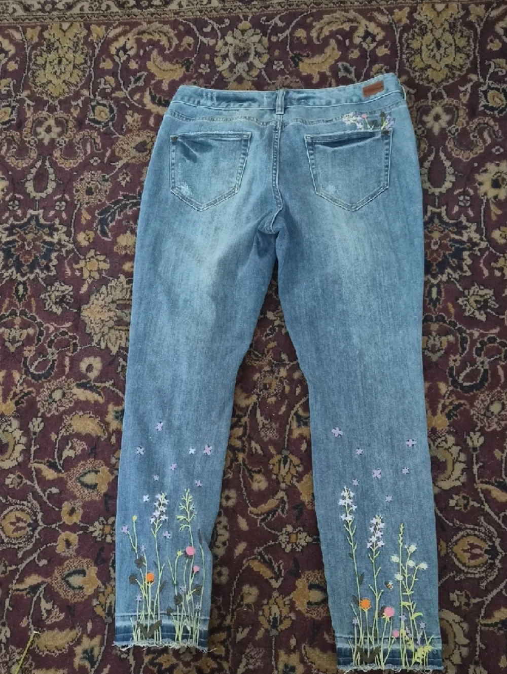 SUNDANCE Light Blue Straight-Leg Jeans with Embroidered Floral Hem 29 M - Picture 5 of 7